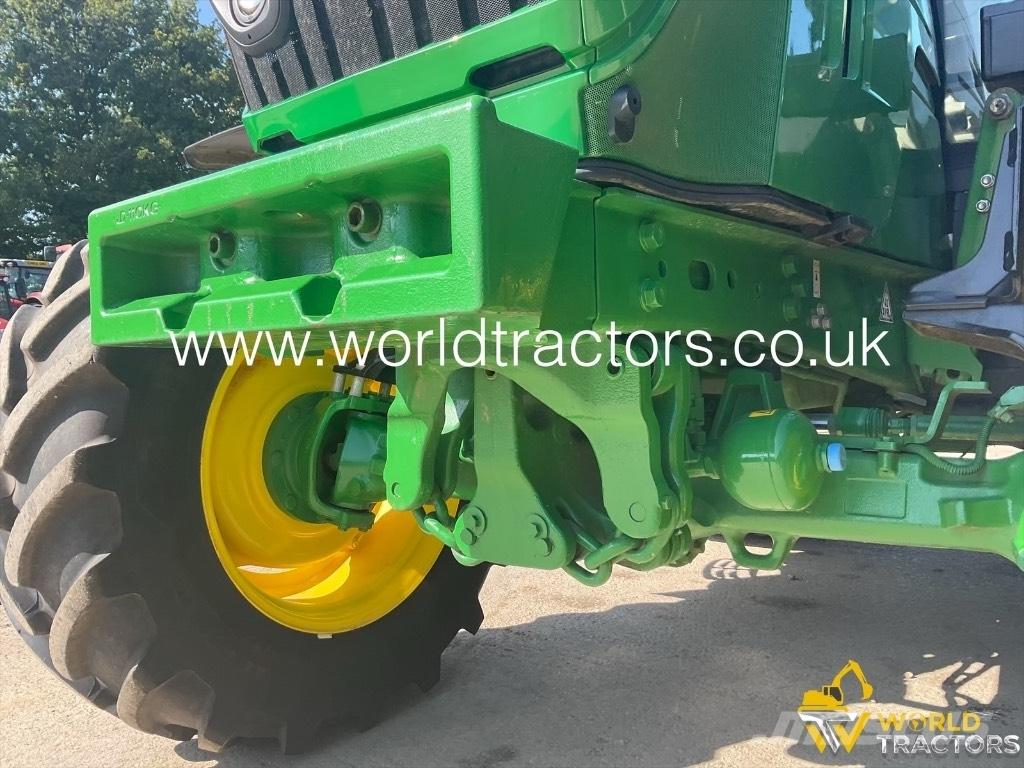John Deere 6130 R Tractoren