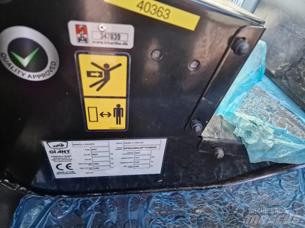 GiANT G2300 HD Knik- en schrankladers