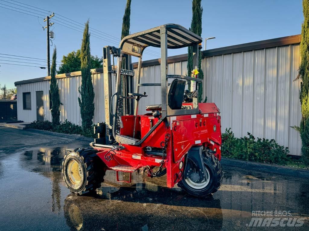Moffett M5000 Meeneemheftrucks