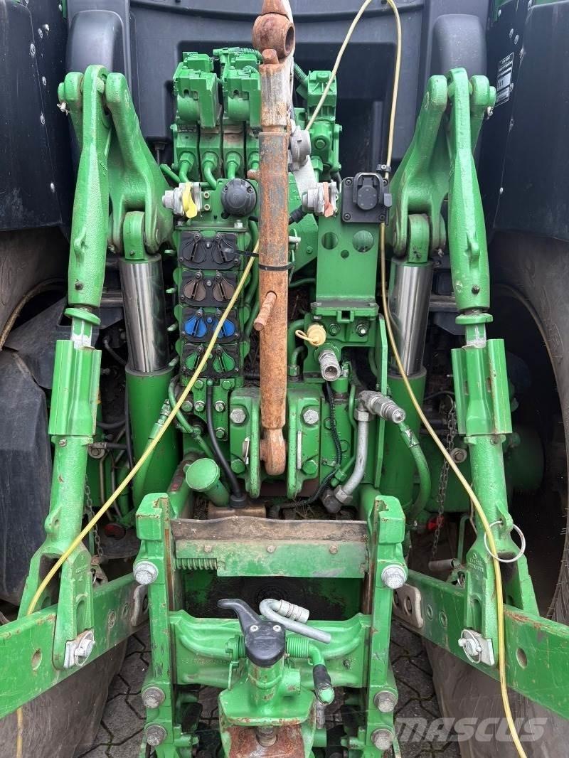 John Deere 6195 R Tractoren
