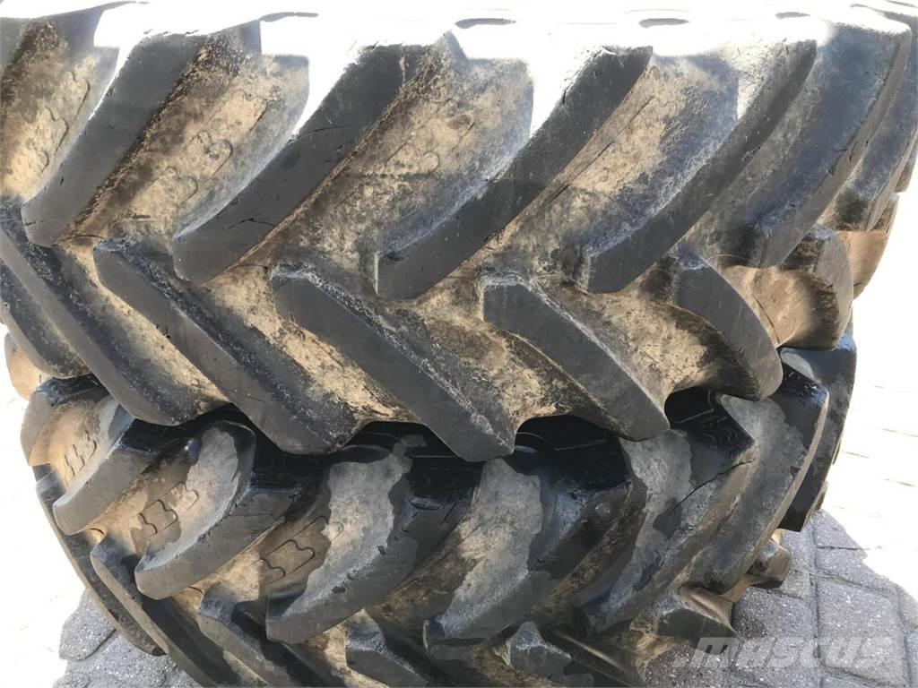 BKT 650/85R42 Banden, wielen en velgen