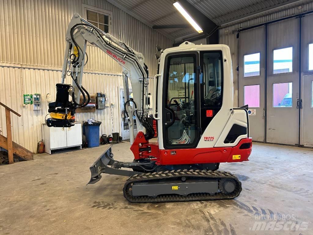 Takeuchi TB225 Minigraafmachines < 7t