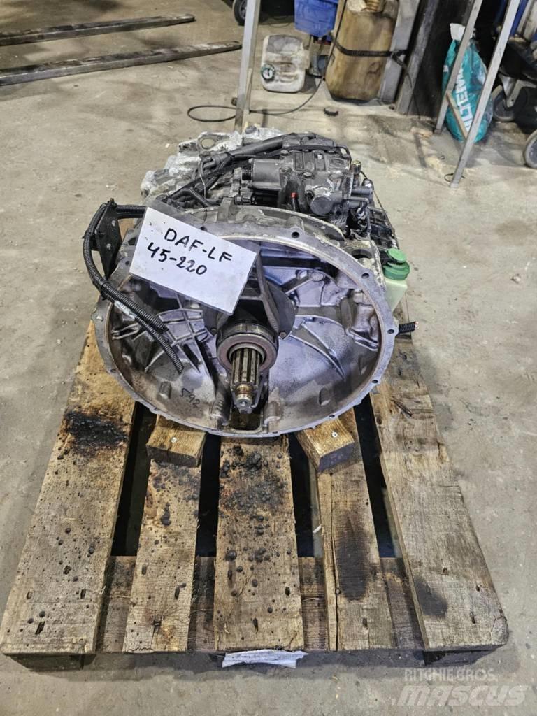 DAF LF-45-220 Versnellingsbakken