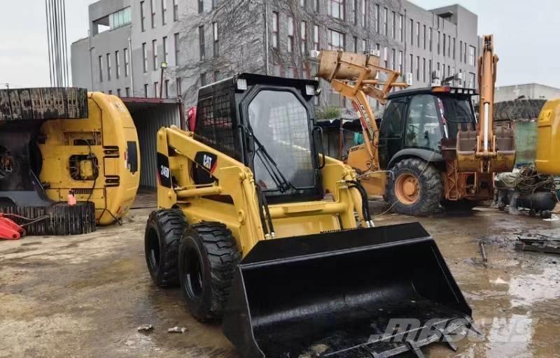 CAT 246D Schrankladers