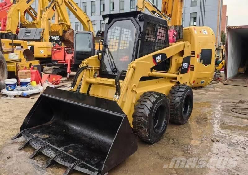 CAT 246D Schrankladers
