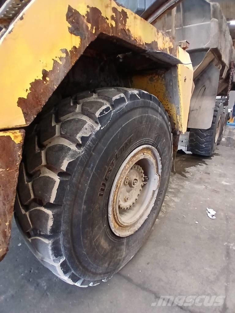 Komatsu HM 300-2 Knik dumptrucks
