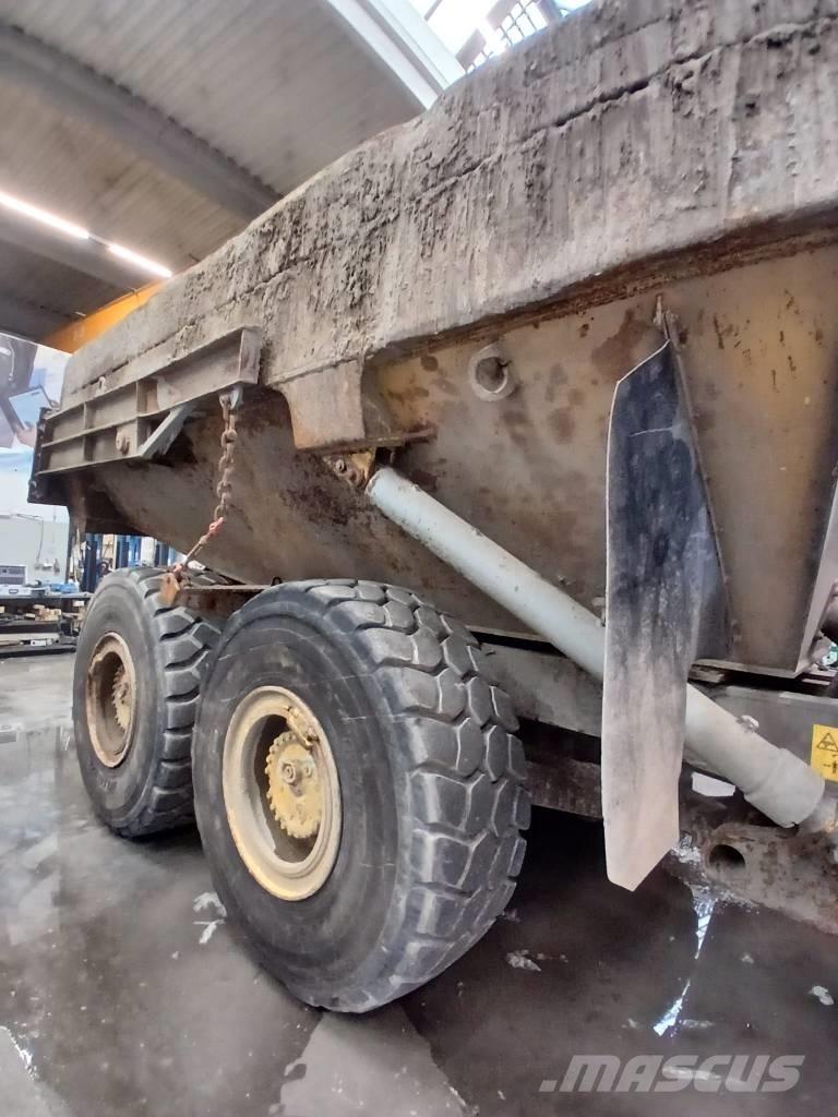Komatsu HM 300-2 Knik dumptrucks
