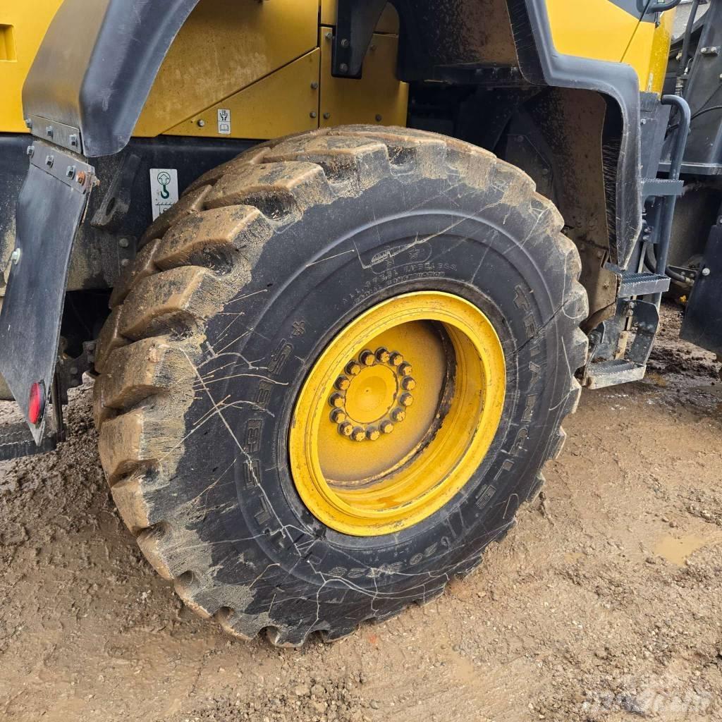 Komatsu WA 320-8 Wielladers
