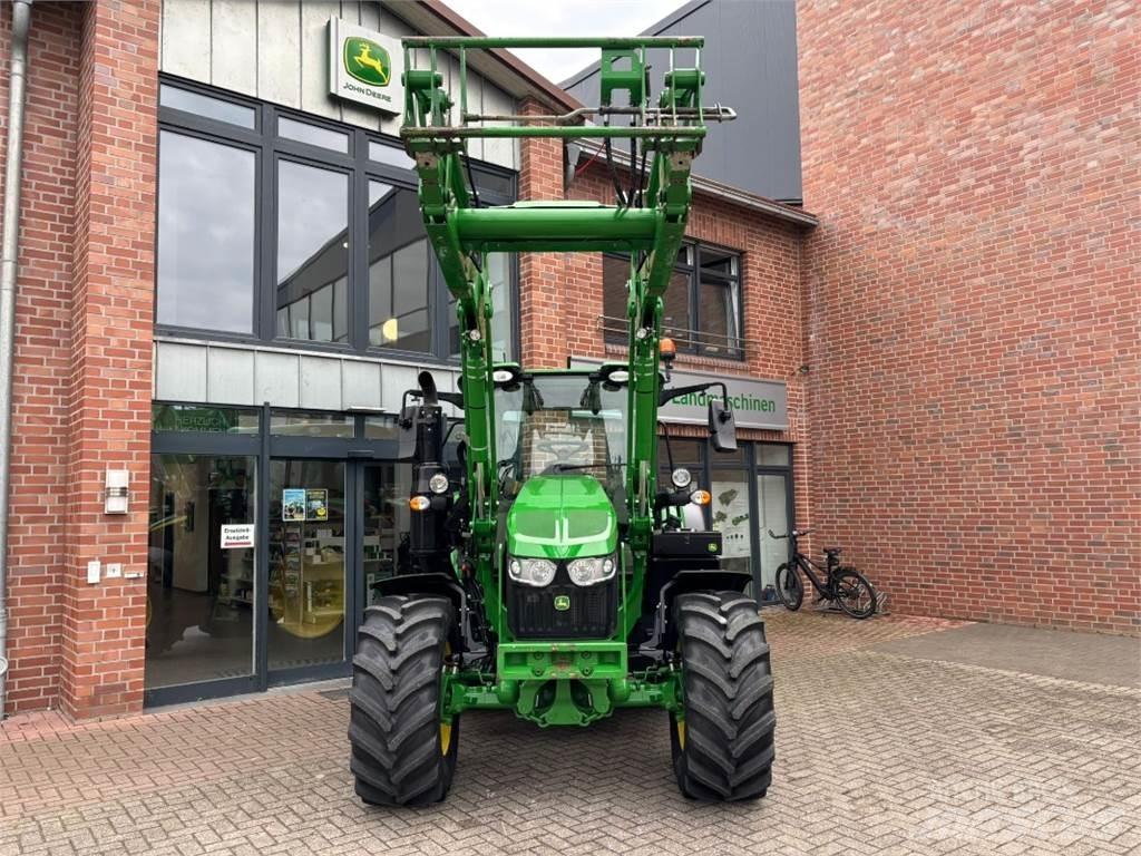 John Deere 6110M Tractoren