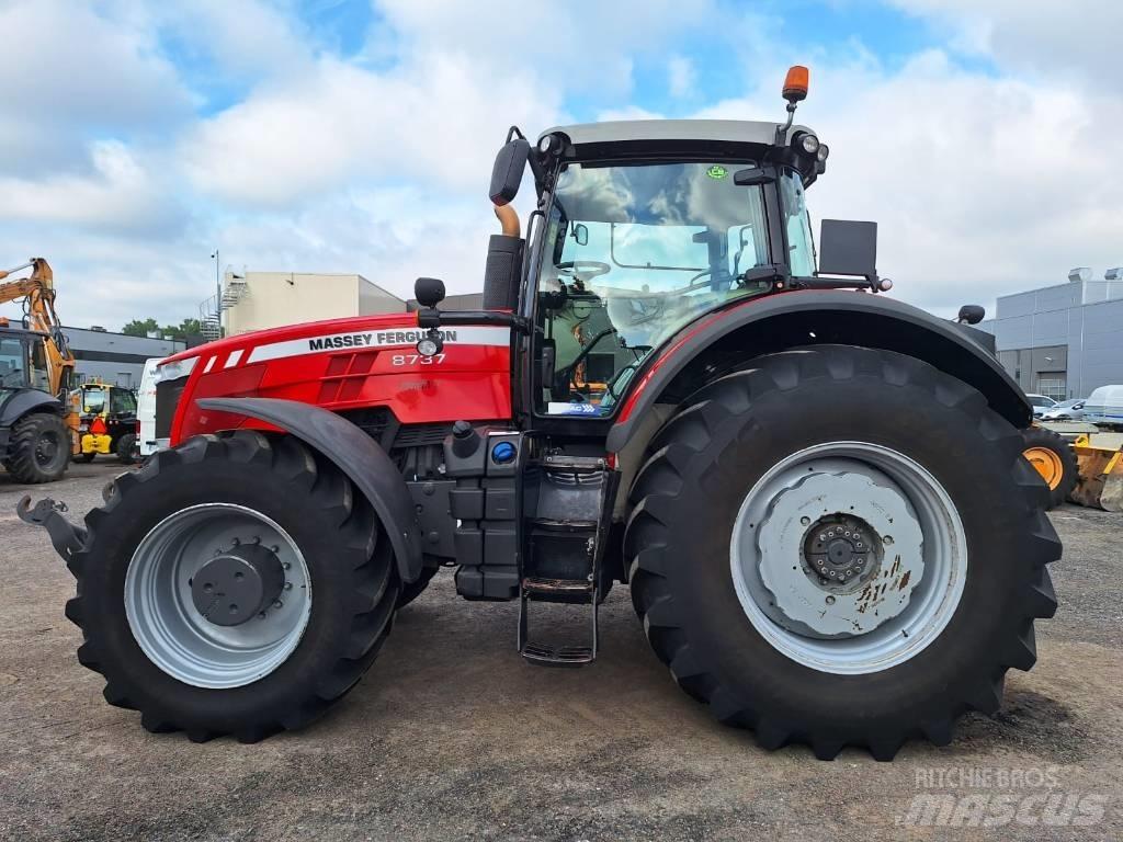 Massey Ferguson 8737 Tractoren