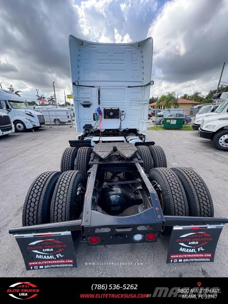 Volvo Commercial VNL Trekkers