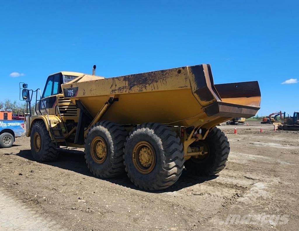 CAT 725 Knik dumptrucks