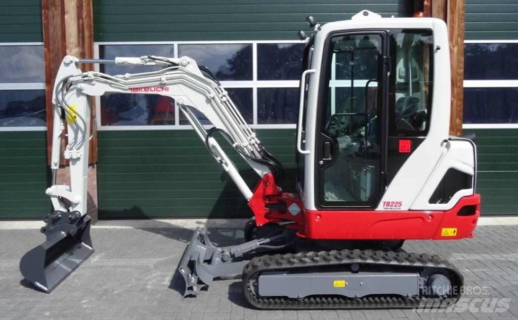 Takeuchi TB 225 Minigraafmachines < 7t