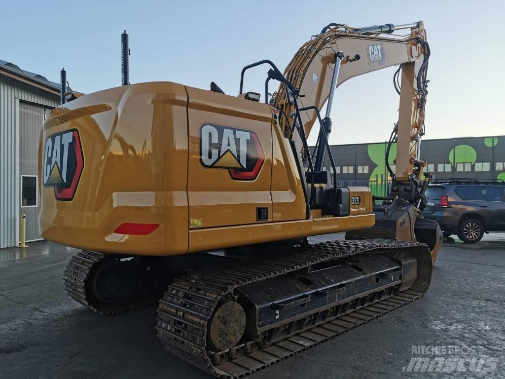 CAT 323 Rupsgraafmachines