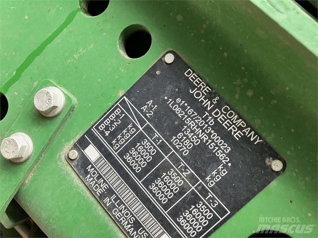 John Deere 6215R Tractoren