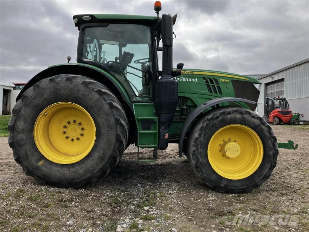 John Deere 6215R Tractoren