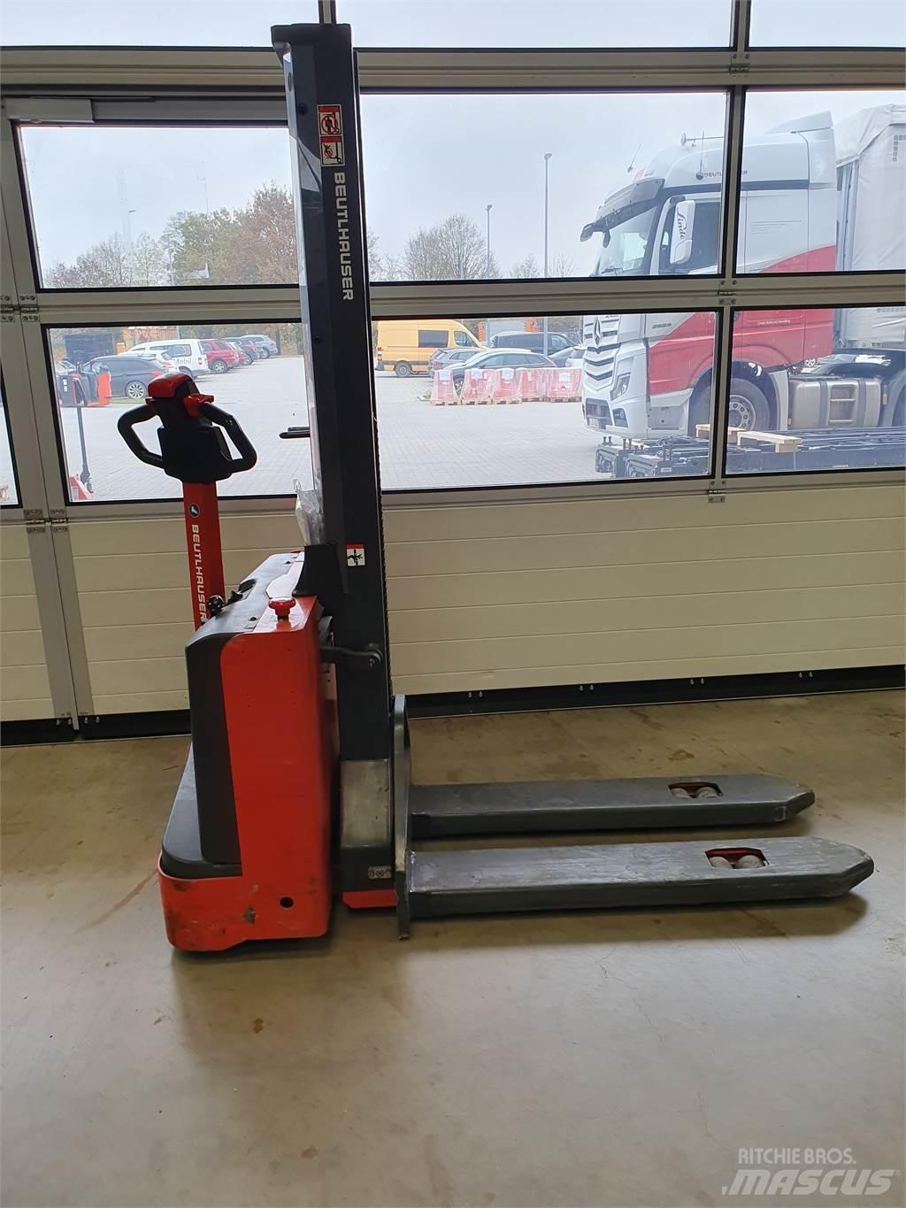 Linde MM10i Stapelaar meeloop