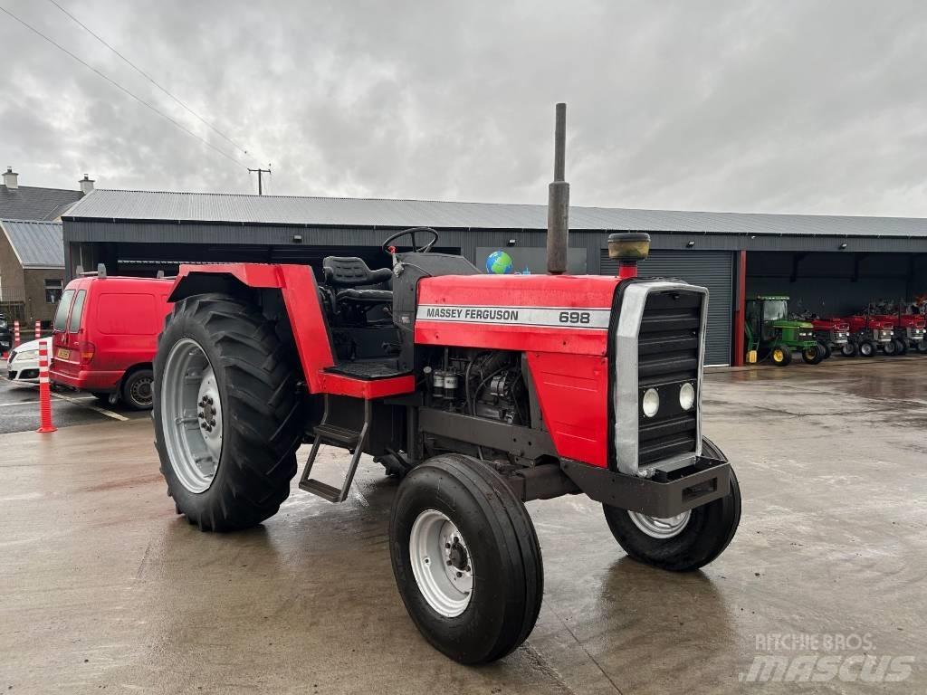 Massey Ferguson 698 Tractoren