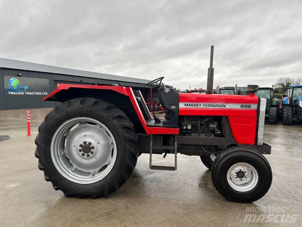 Massey Ferguson 698 Tractoren