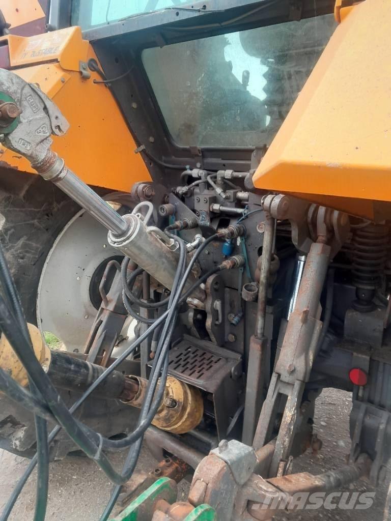 Renault 155-54 TX Tractoren