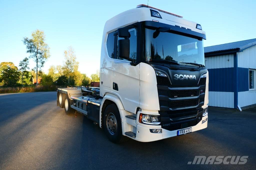 Scania R590B6x2nb Vrachtwagen met containersysteem