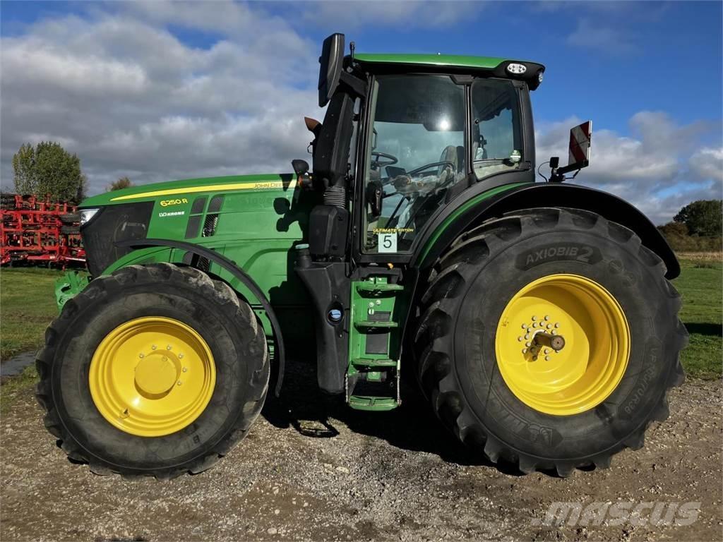 John Deere 6250R Tractoren