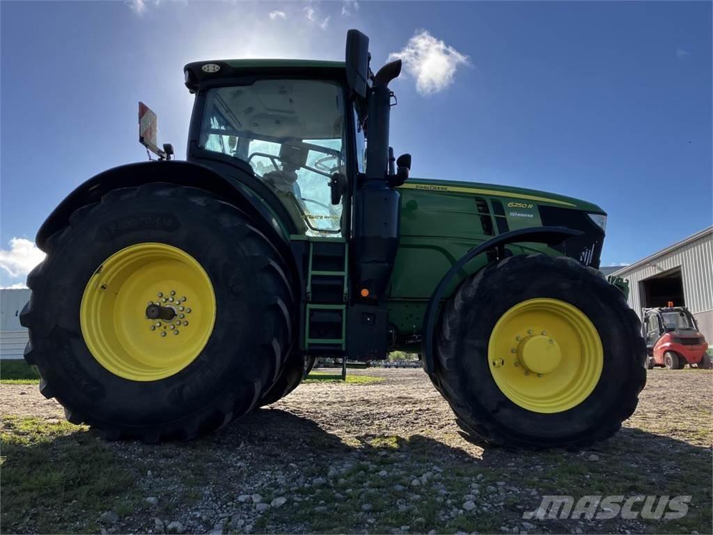 John Deere 6250R Tractoren