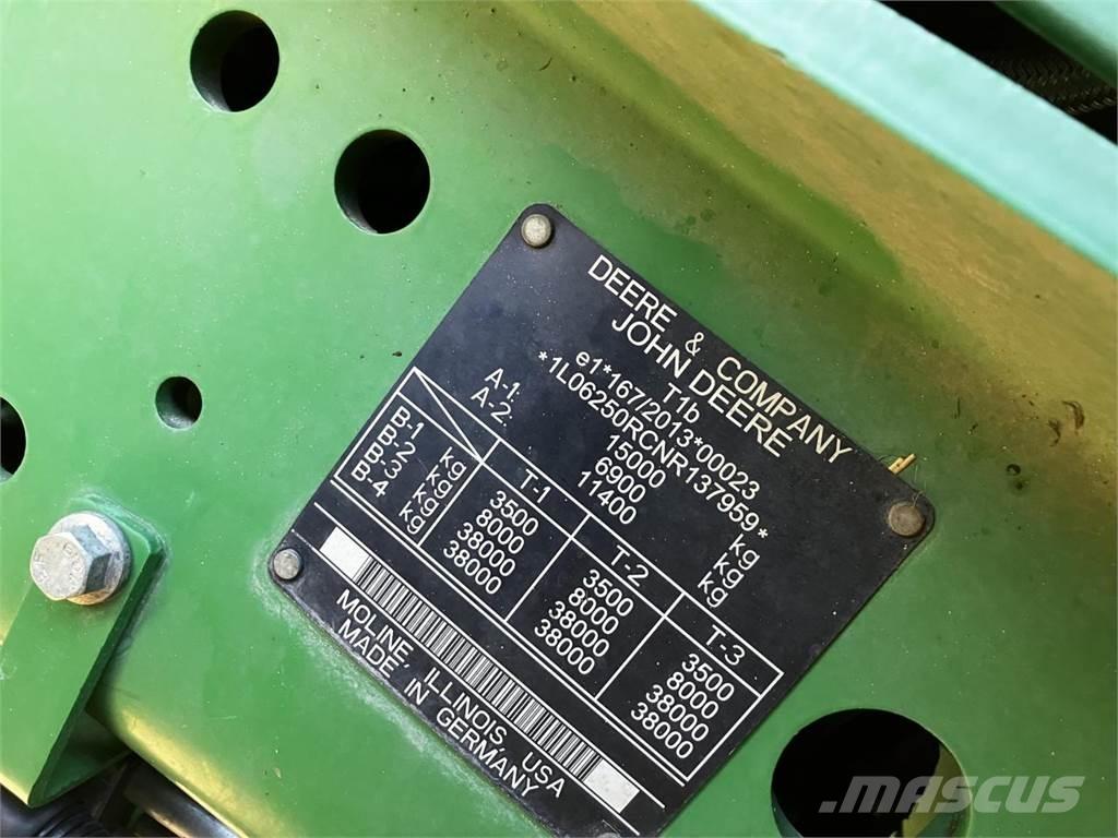 John Deere 6250R Tractoren