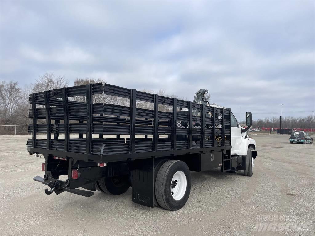 GMC T 7500 Vlakke laadvloer met kraan