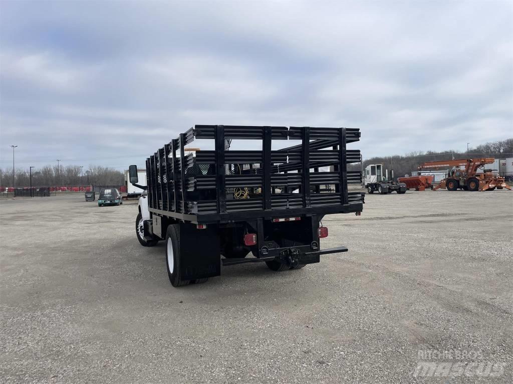 GMC T 7500 Vlakke laadvloer met kraan