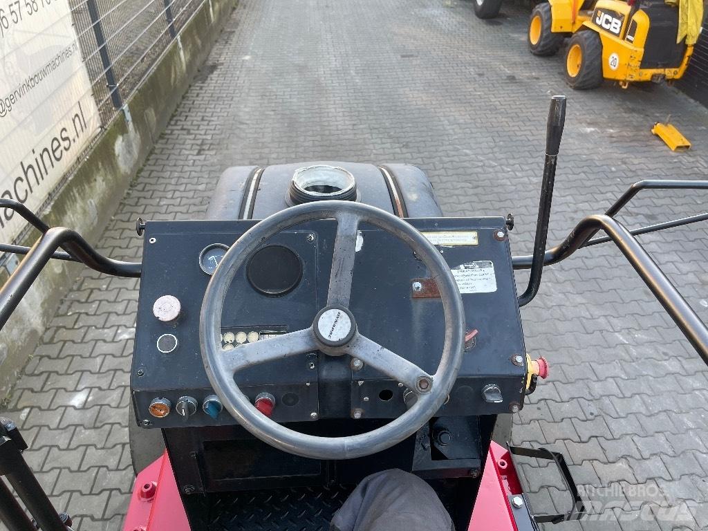 Dynapack CP 142 Bandenwalsen