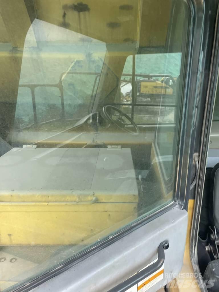 Komatsu HD 605-7 Starre dumptrucks