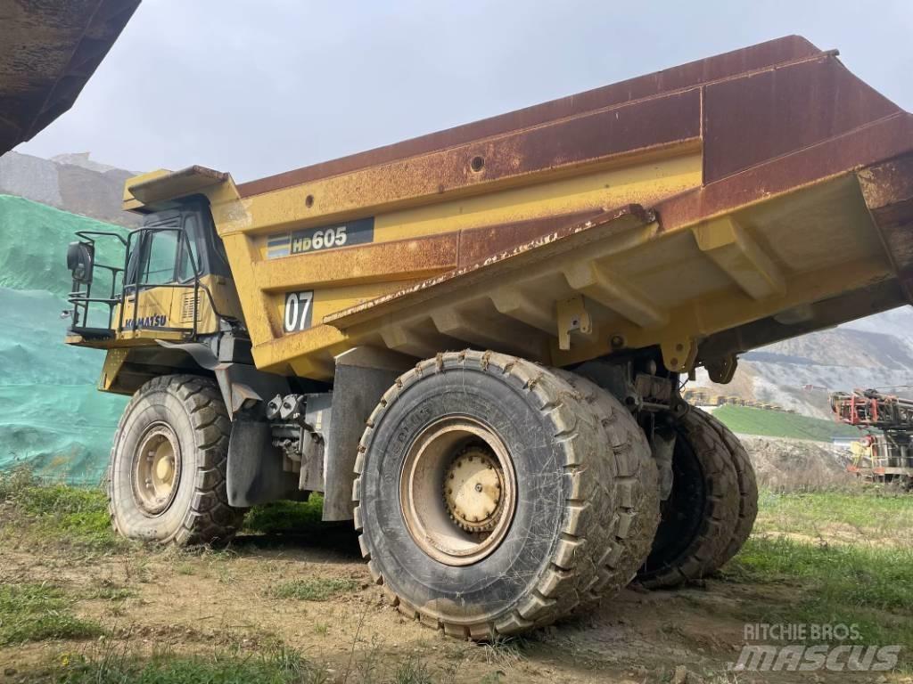Komatsu HD 605-7 Starre dumptrucks