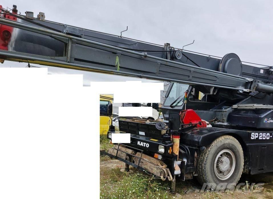 Kato KR 25 H V-2 Ruwterrein kranen