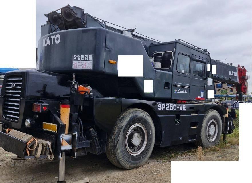 Kato KR 25 H V-2 Ruwterrein kranen