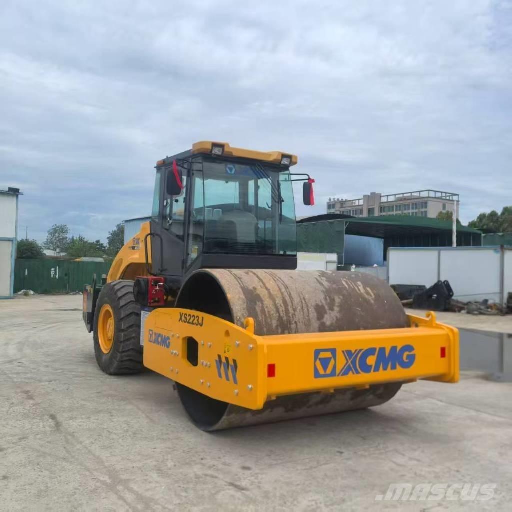 XCMG XS 223 J Trilrolwalsen
