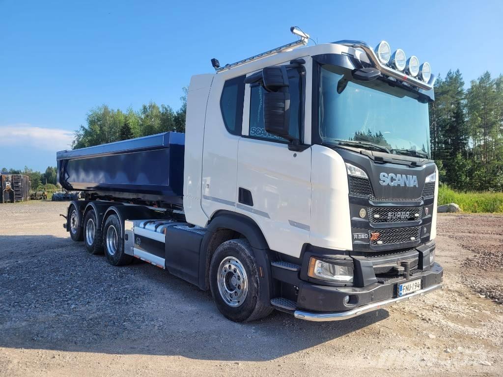 Scania R520 Vrachtwagen met containersysteem