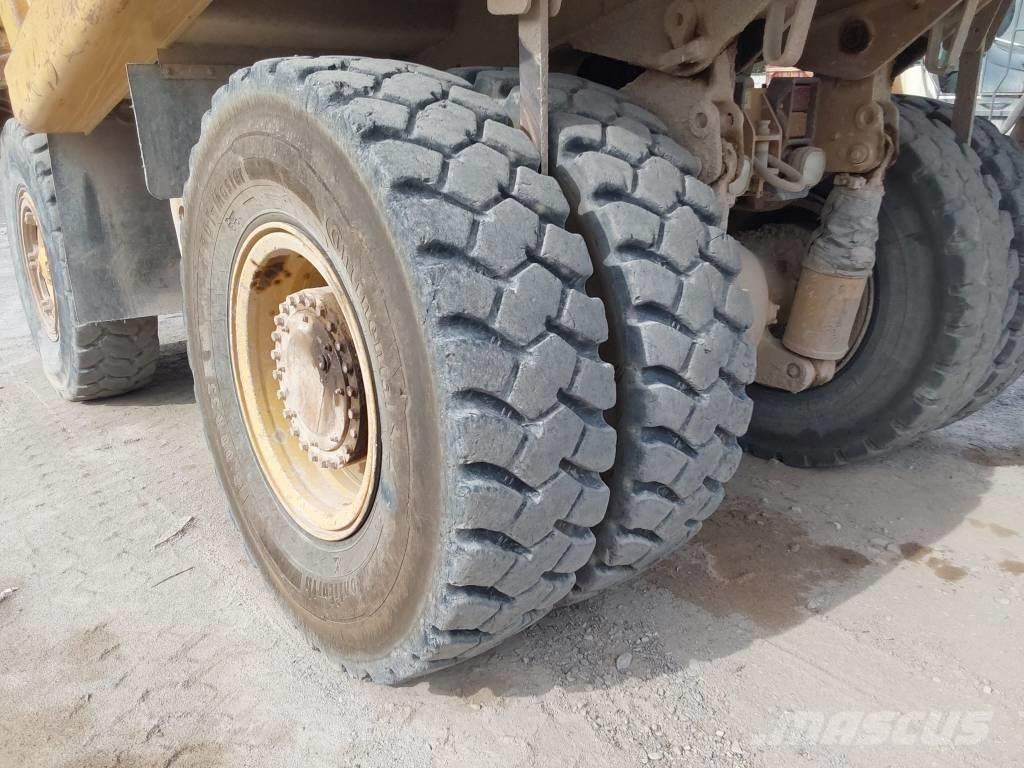 CAT 771 D Starre dumptrucks