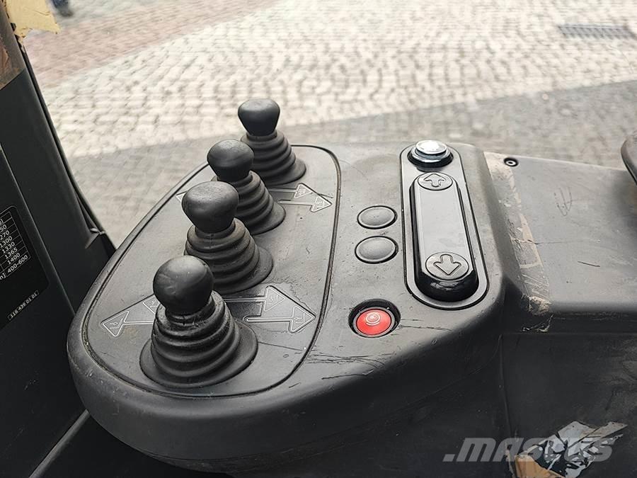 Linde R14X-03 Reachtruck voor hoog niveau