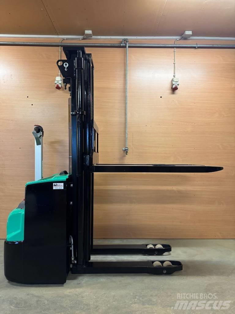 Mitsubishi SBP 12 N2 Stapelaar meeloop