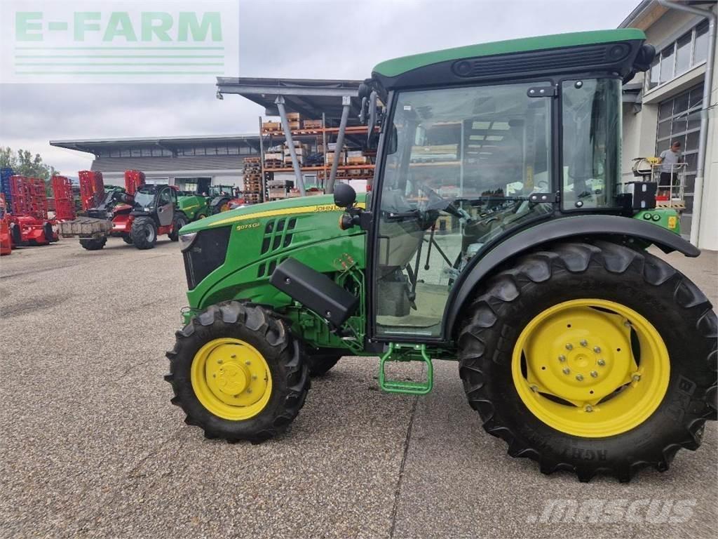 John Deere 5075 GF Tractoren