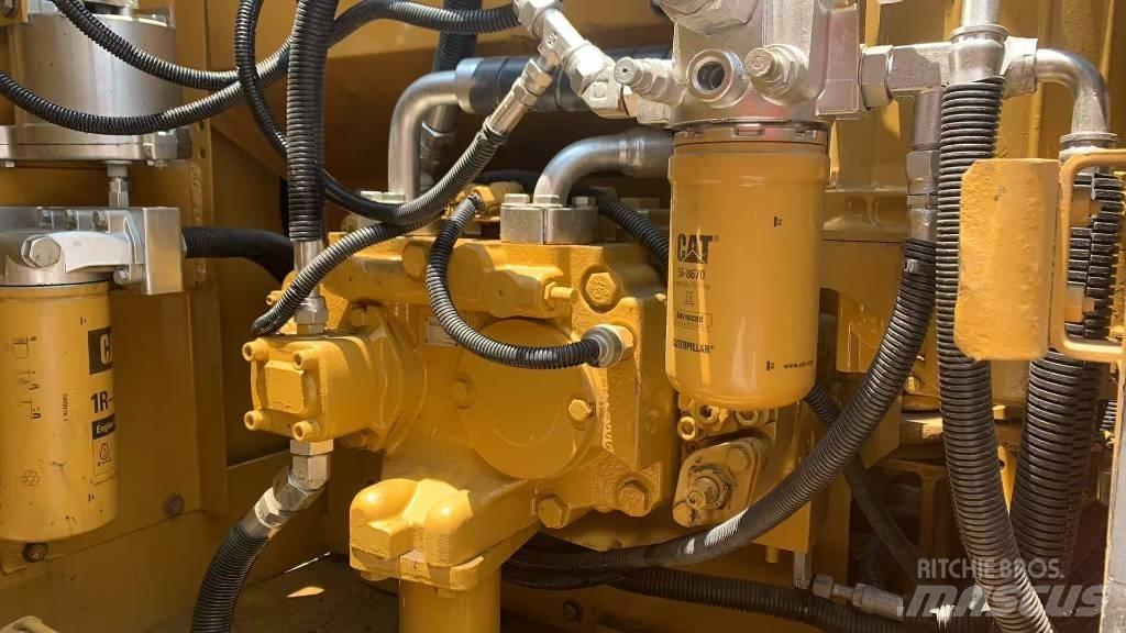 CAT 323 D Rupsgraafmachines