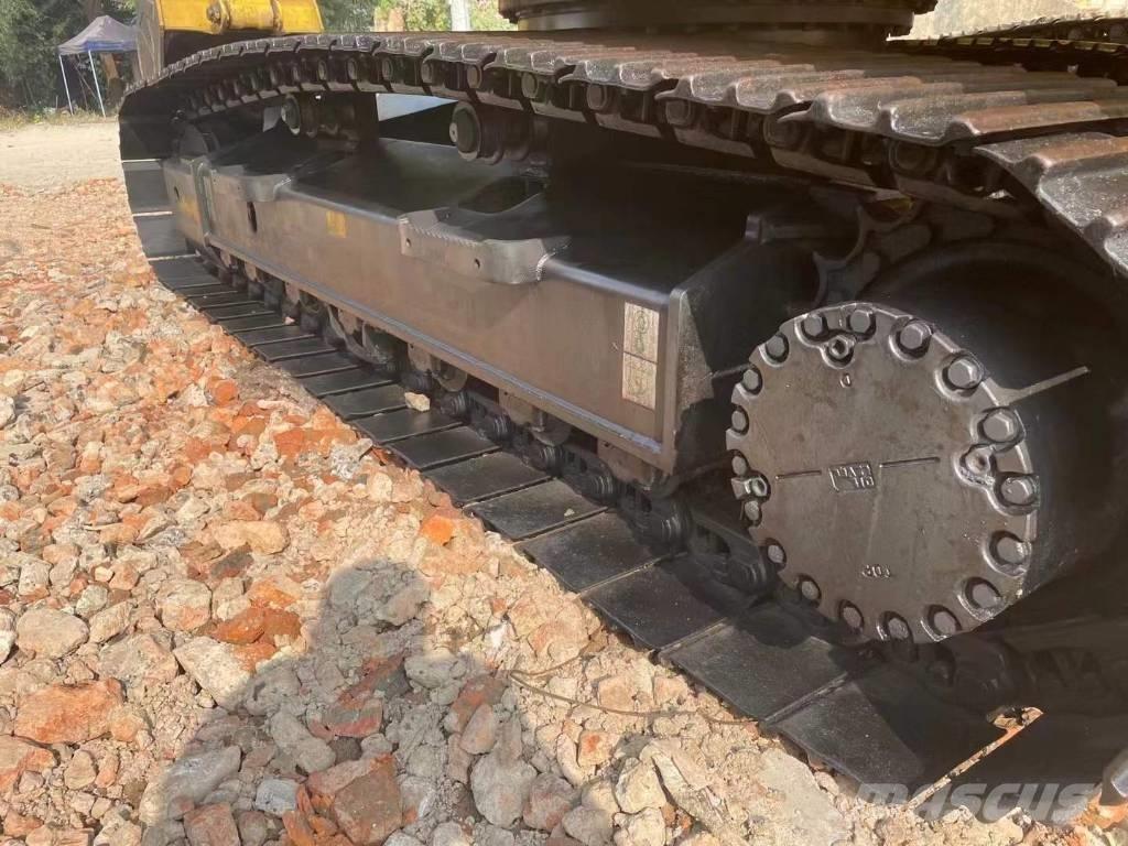 Komatsu PC 200-8 Rupsgraafmachines