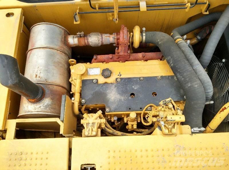 CAT 323 Rupsgraafmachines