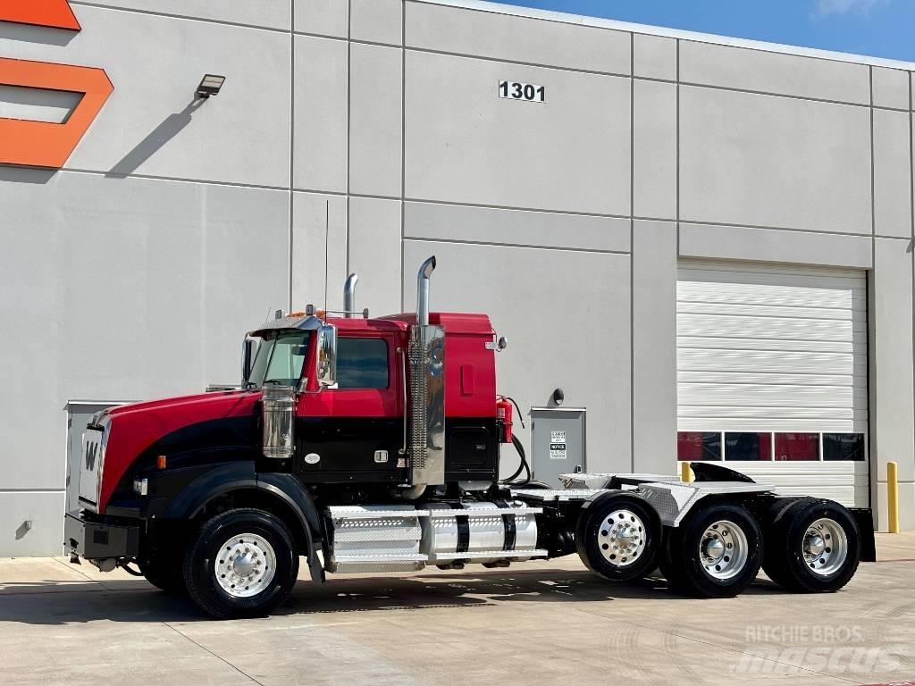 Western Star 4900 Trekkers