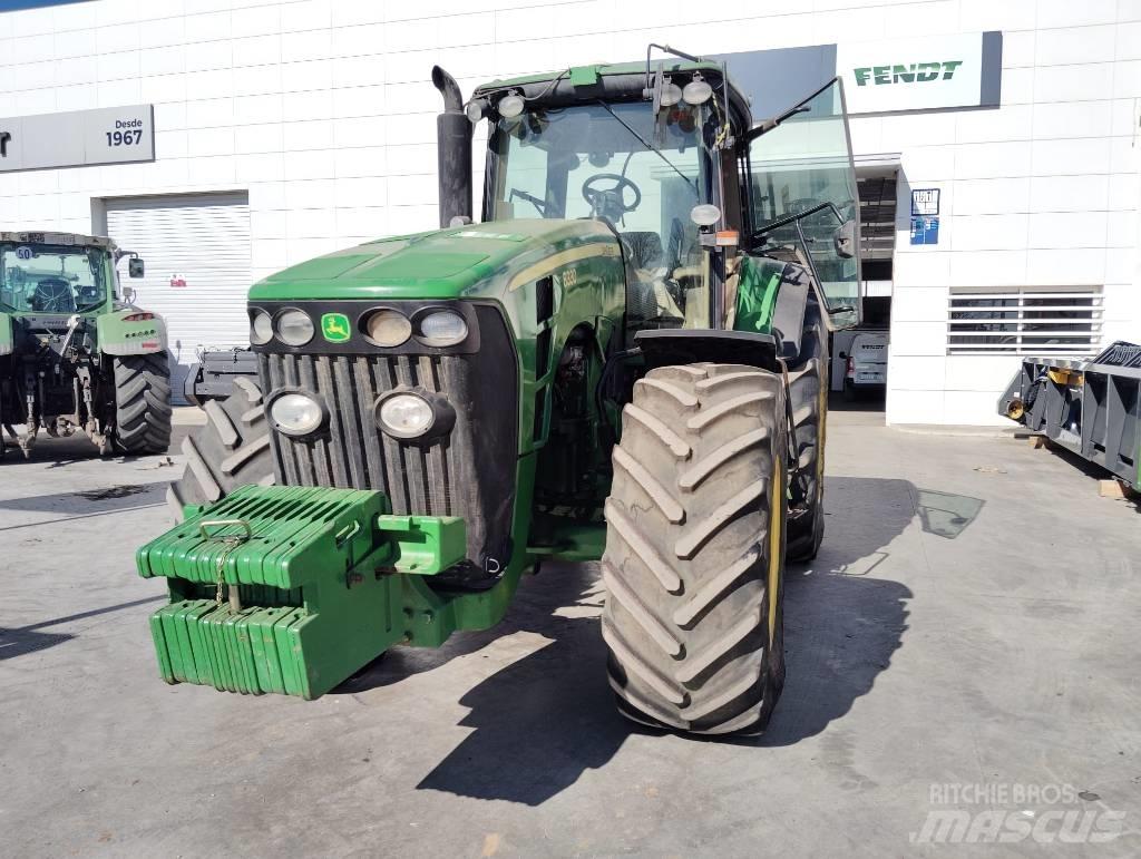 John Deere 8330 Tractoren