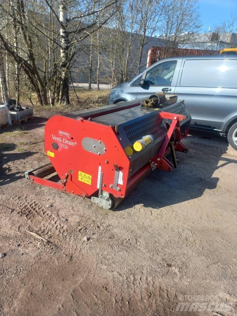 Redexim 7526 Luchtbrekers en verticuteerders