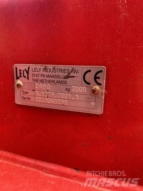 Lely 320 FC-900 MC Maaikneuzers