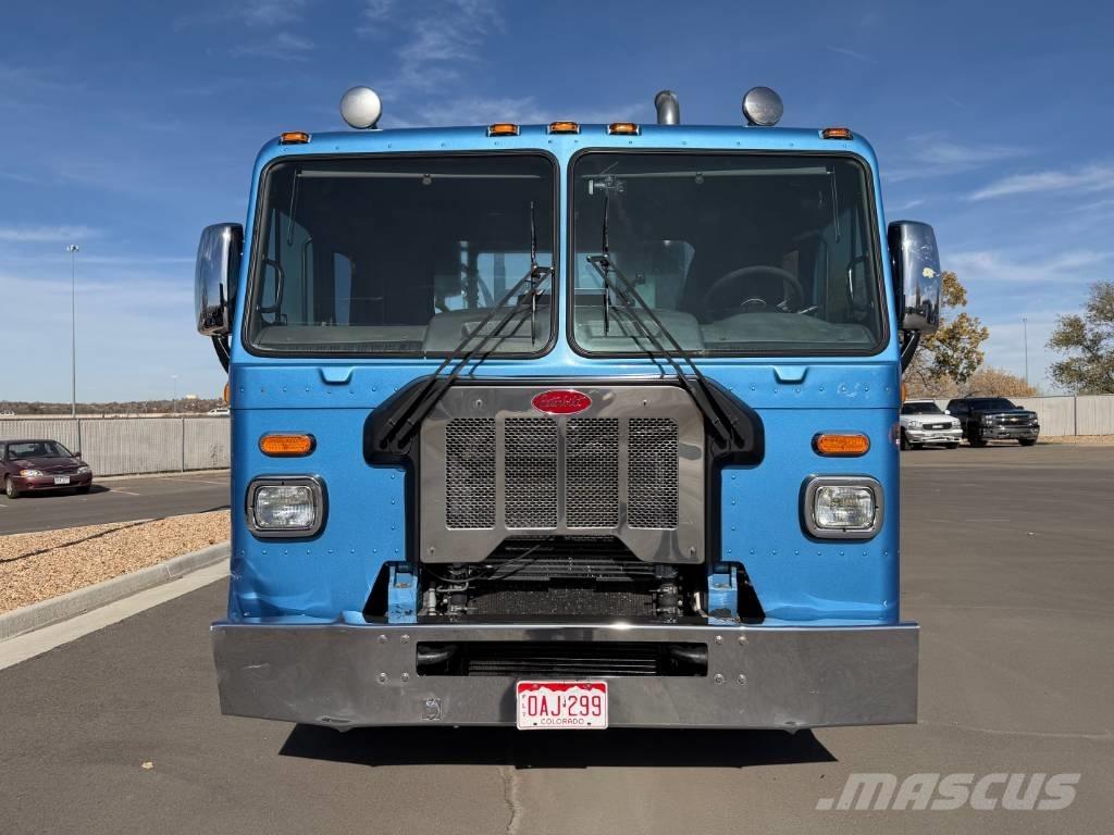 Peterbilt 320 Containertrucks met kabelsysteem