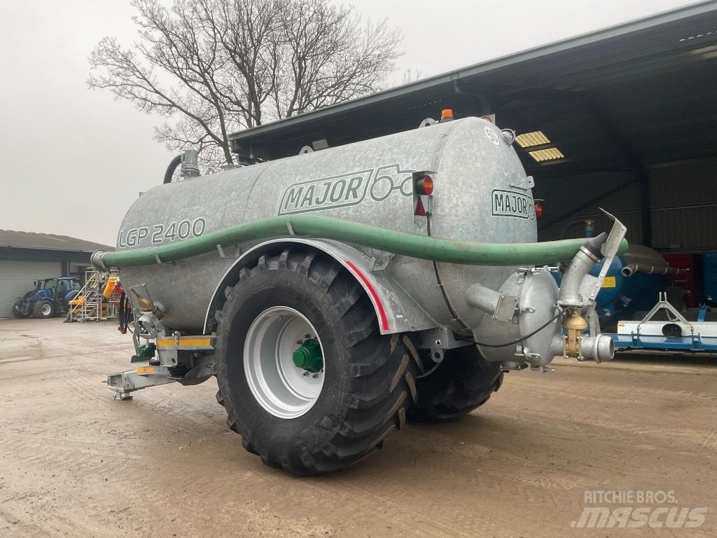 Major LGP 2400 Drijfmesttanks